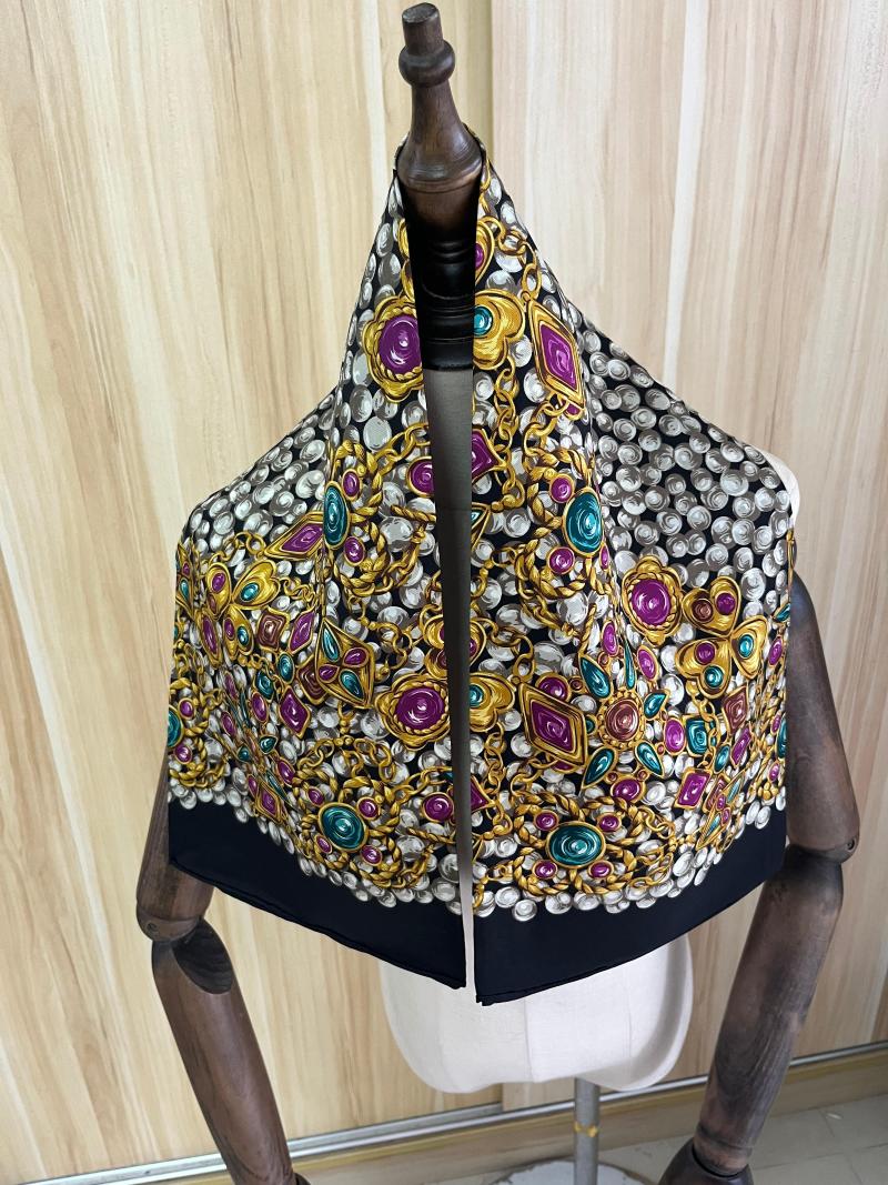 Scarves 2022 Arrival Fashion Elegant Brand Black Silk Scarf 90 Cm Square Shawl Twill Wrap For Women Lady Girl
Scarves 2022 Arrival Fashion Elegant Brand Black Silk Scarf 90 Cm Square Shawl Twill Wrap For Women Lady Girl