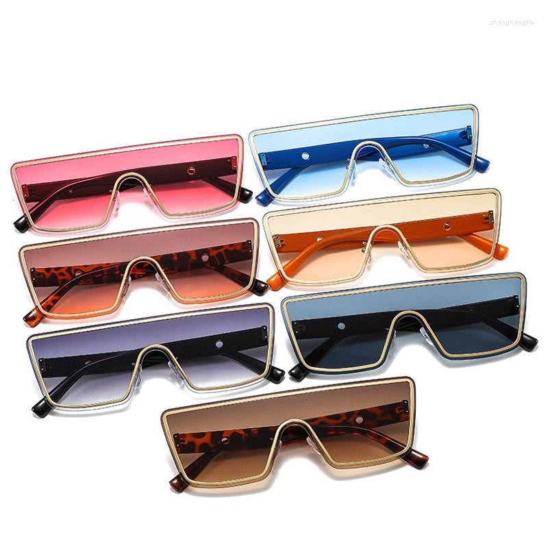 Sunglasses Luxury Oversized Women One Piece Shield Shades Fashion Rectangle Sun Glasses Men Female Zonnebril Dames
Sunglasses Luxury Oversized Women One Piece Shield Shades Fashion Rectangle Sun Glasses Men Female Zonnebril Dames