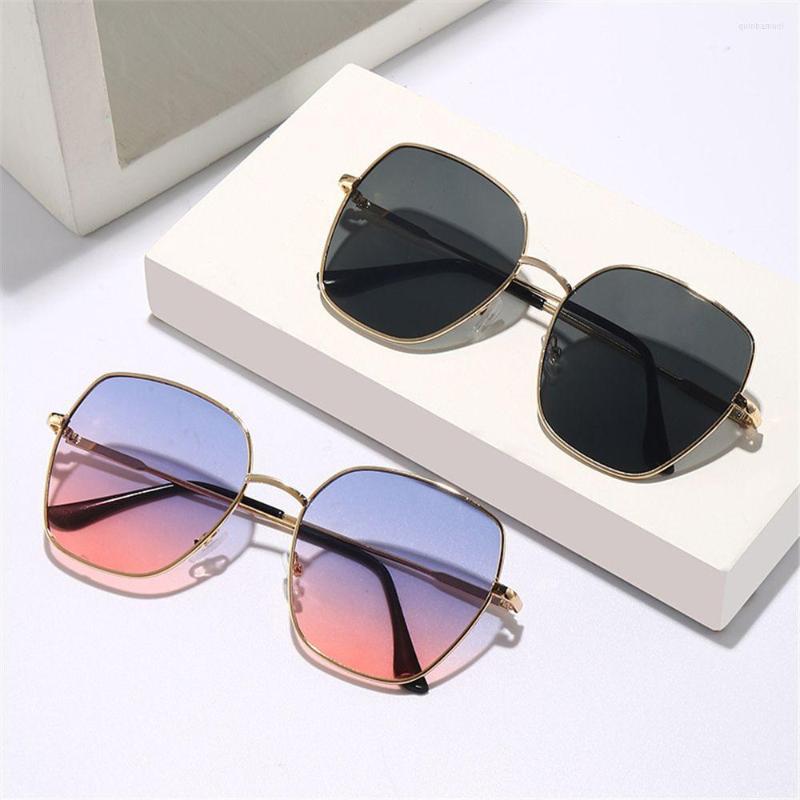 Sunglasses Beautiful Classic Vintage Women Metal Retro Square Shades Frame Female Driving Eyewear UV400
Sunglasses Beautiful Classic Vintage Women Metal Retro Square Shades Frame Female Driving Eyewear UV400