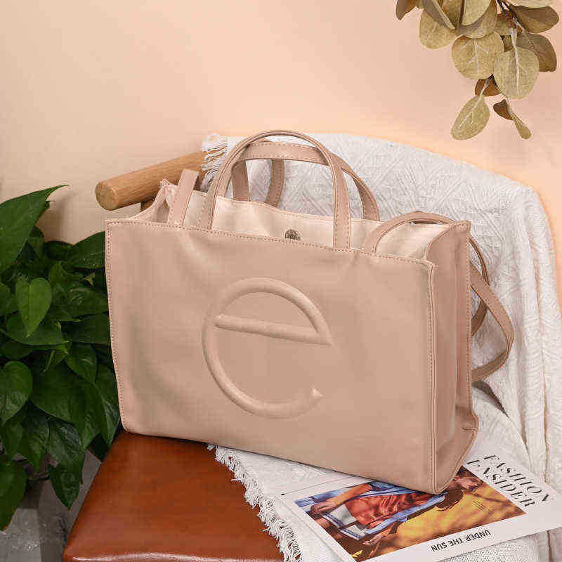Bag Totes Designer Handbags Famous Brands Shoulder Bag Purses Ladies for Women Luxury 1222, Color 3 37.5*27.5*14
Bag Totes Designer Handbags Famous Brands Shoulder Bag Purses Ladies for Women Luxury 1222, Color 3 37.5*27.5*14