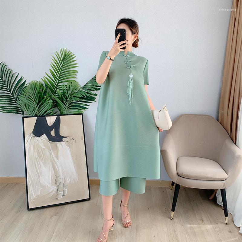 Women's Two Piece Pants Chinese Style Retro Buckle Stand Collar Cheongsam Top Wide Leg Pant Summer Women 2 Miyak Pleated Loose Vintage, Black
Women's Two Piece Pants Chinese Style Retro Buckle Stand Collar Cheongsam Top Wide Leg Pant Summer Women 2 Miyak Pleated Loose Vintage, Black