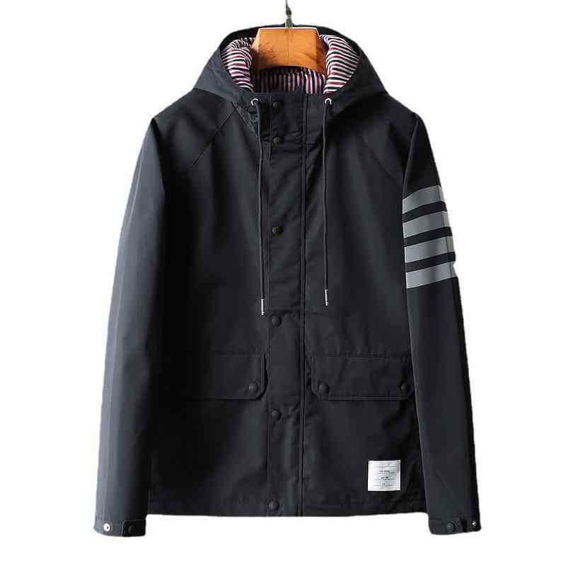 Designer Men's Black Trench Coat Tb Classic British Style Reflective Striped Four-piece Hooded Jacket High Quality, Creamy-white
Designer Men's Black Trench Coat Tb Classic British Style Reflective Striped Four-piece Hooded Jacket High Quality, Creamy-white