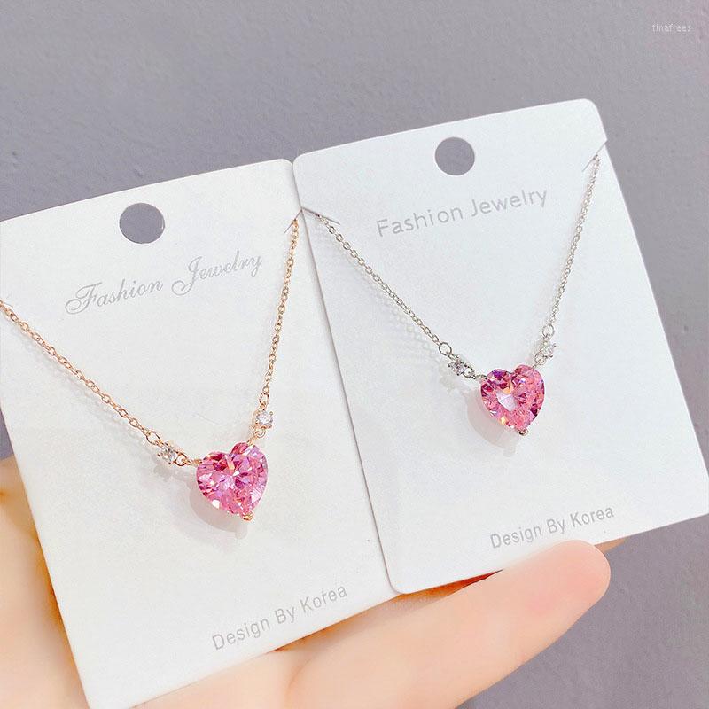 Choker Brillian Korea Fashion Pink Heart Shape Zirconia Woman Pendant Necklace Wedding Engagement Bridal Party Jewelry Gift
Choker Brillian Korea Fashion Pink Heart Shape Zirconia Woman Pendant Necklace Wedding Engagement Bridal Party Jewelry Gift