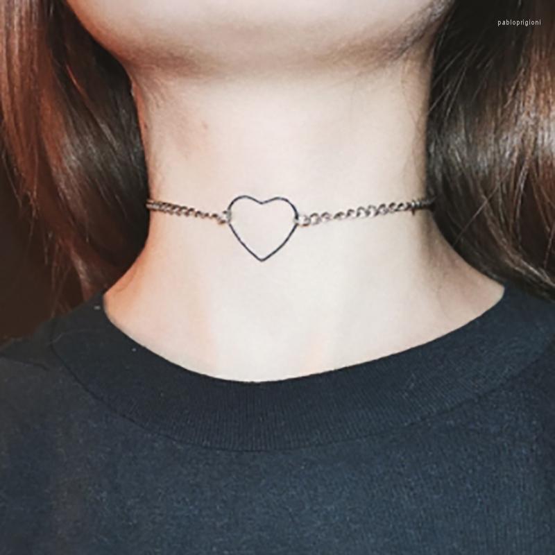 Choker EN 2022 Metal Heart-shaped Necklaces Women Simple Sexy Hollowing Out Jewelry Korean Fashion Wholesale Gifts
Choker EN 2022 Metal Heart-shaped Necklaces Women Simple Sexy Hollowing Out Jewelry Korean Fashion Wholesale Gifts