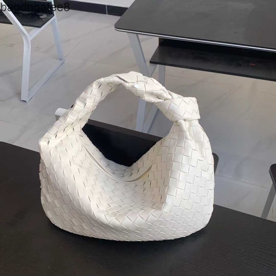 Large Shoulder 2023 Cowhide Bottegas Jodies Venetas Bag Tote Soft Designer Woven Bags Underarm Fashion 36cm Handbag Knotted Pleated Jodie Ift9, Light blue
Large Shoulder 2023 Cowhide Bottegas Jodies Venetas Bag Tote Soft Designer Woven Bags Underarm Fashion 36cm Handbag Knotted Pleated Jodie Ift9, Light blue