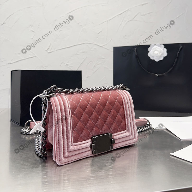 Luxury French boy Designer Shoulder Bag Classic Mini Flap Velvet Quilted Messenger Crossbody Wallets Silver Metal Hardware Sacoche Fashion Handbag For Womens 20CM, Black
Luxury French boy Designer Shoulder Bag Classic Mini Flap Velvet Quilted Messenger Crossbody Wallets Silver Metal Hardware Sacoche Fashion Handbag For Womens 20CM, Black