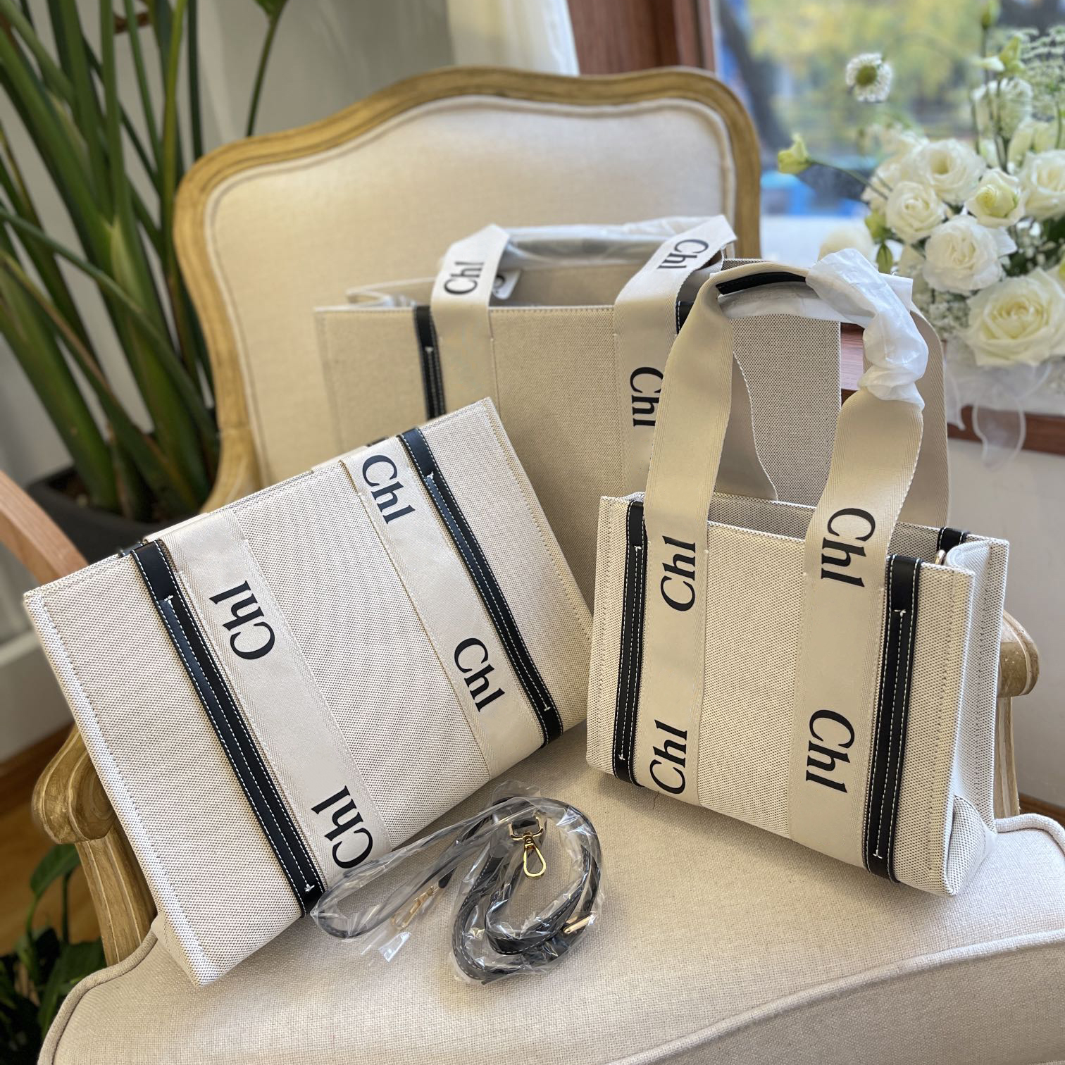 Quality Women handbags WOODY Tote shopping bag handbag NYLON hobo fashion linen Large Beach bags luxury designer travel Crossbody Shoulder bag Purses, Black
Quality Women handbags WOODY Tote shopping bag handbag NYLON hobo fashion linen Large Beach bags luxury designer travel Crossbody Shoulder bag Purses, Black