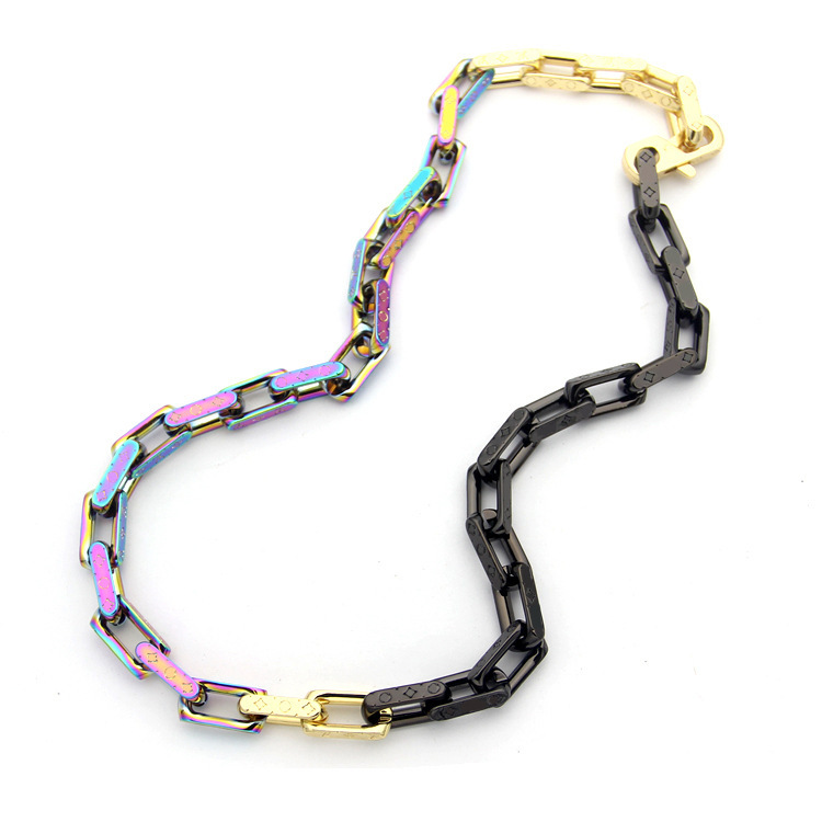 pendant necklaces Titanium steel color four-leaf flower coarse gold V letter blue sky white cloud drop oil belt diamond quenched electroplated couple necklace
pendant necklaces Titanium steel color four-leaf flower coarse gold V letter blue sky white cloud drop oil belt diamond quenched electroplated couple necklace