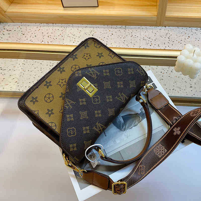 Bag female 2023 new style small square bag versatile minority design autumn and winter printed large capacity portable shoulder Handbags Design deals, Sky blue
Bag female 2023 new style small square bag versatile minority design autumn and winter printed large capacity portable shoulder Handbags Design deals, Sky blue