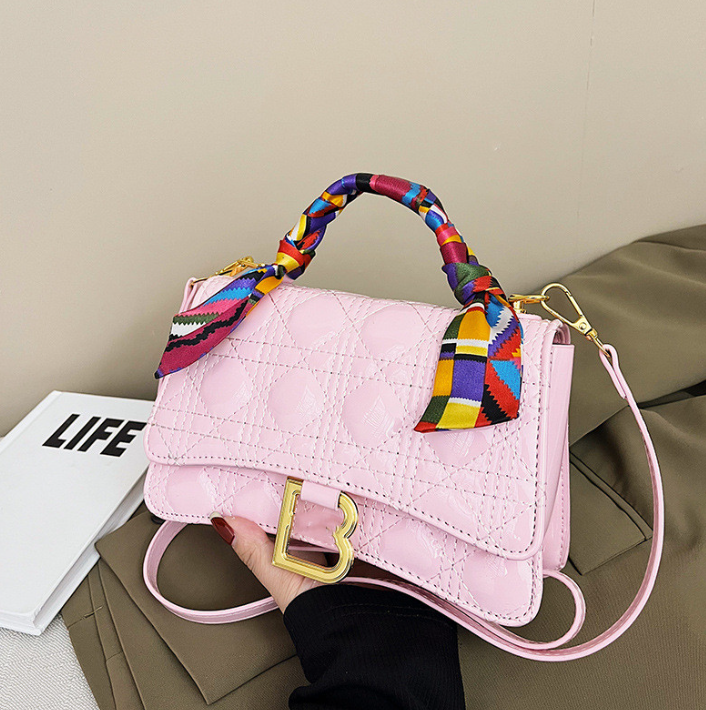 New Patent Leather Portable Square Handbag Shoulder Bag European and American Retro Textured Rhombus Hourglass Bags, As pic
New Patent Leather Portable Square Handbag Shoulder Bag European and American Retro Textured Rhombus Hourglass Bags, As pic