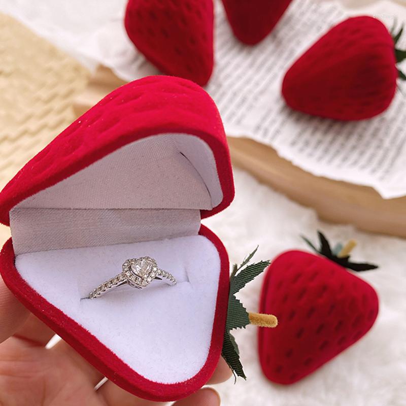 Jewelry Pouches Red Velvet Strawberry Ring Box Display Case Holder Gift Boxes Wedding Romantic Organizer Engagement Wholesale
Jewelry Pouches Red Velvet Strawberry Ring Box Display Case Holder Gift Boxes Wedding Romantic Organizer Engagement Wholesale