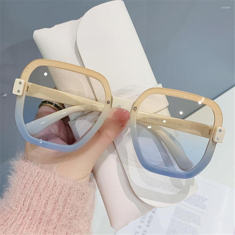 Sunglasses Classic Vintage Square Woman Oversized Gradient Sun Glasses UV400 Big Frame Ladies Eyewear
Sunglasses Classic Vintage Square Woman Oversized Gradient Sun Glasses UV400 Big Frame Ladies Eyewear