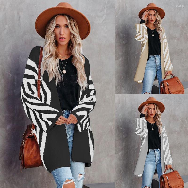 Women' T Shirts 2022 Autumn Winter V-neck Diamond Striped Cardigan Sweater Women Color Matching Knitted Coat, Black
Women' T Shirts 2022 Autumn Winter V-neck Diamond Striped Cardigan Sweater Women Color Matching Knitted Coat, Black