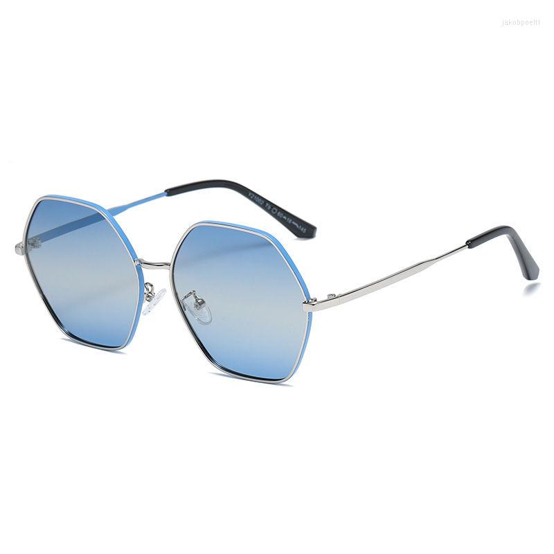Sunglasses 2022 Brand Fashion Unisex Sun Glasses Polarizing UV400 Men's Classic Retro Driving
Sunglasses 2022 Brand Fashion Unisex Sun Glasses Polarizing UV400 Men's Classic Retro Driving