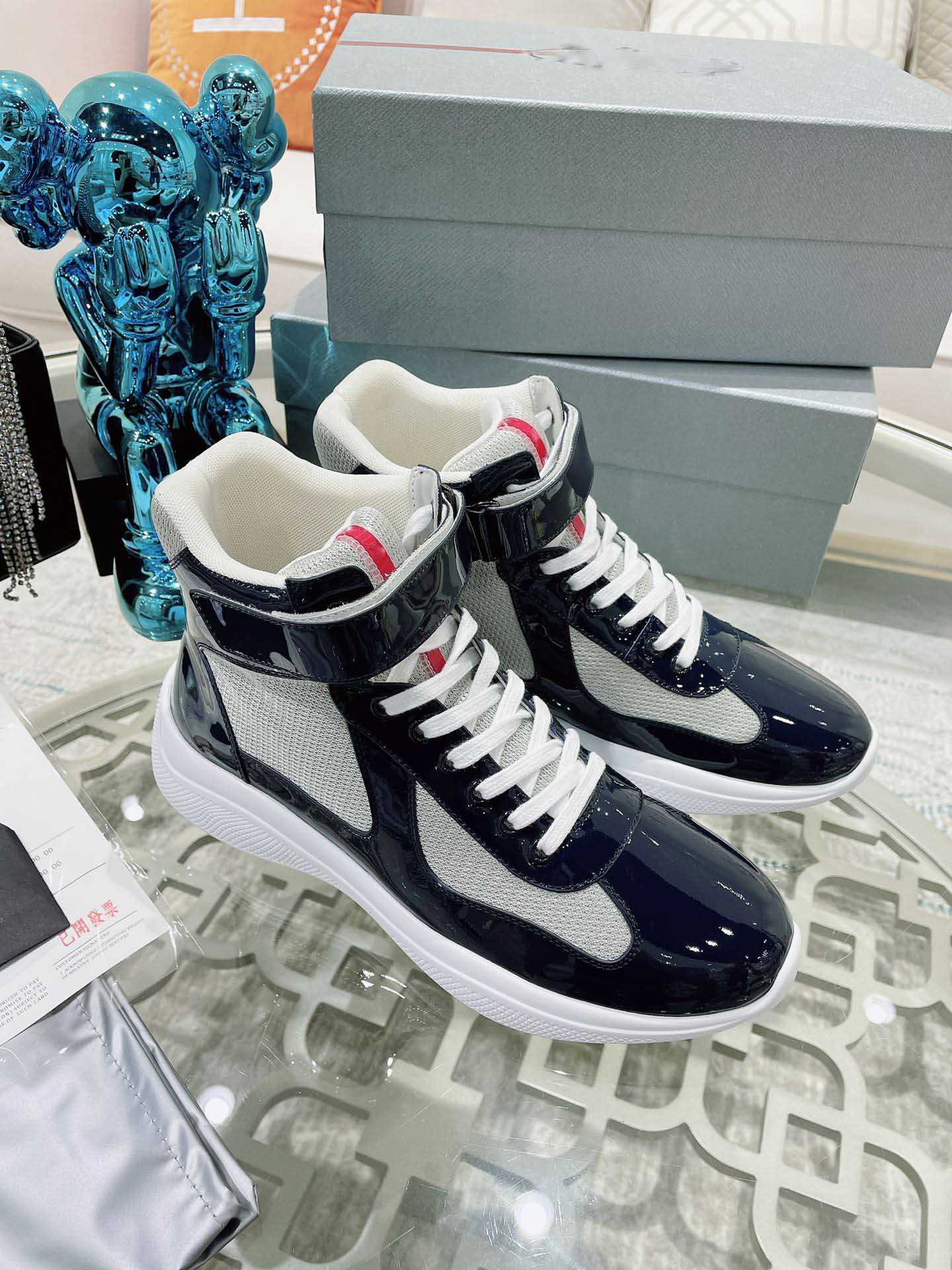 Designer Men America Cup Shoes High Patent Leather Flat Trainers Black Blue Mesh Lace-up Nylon Casual Shoe Outdoor Sneakers WIth Box size46
Designer Men America Cup Shoes High Patent Leather Flat Trainers Black Blue Mesh Lace-up Nylon Casual Shoe Outdoor Sneakers WIth Box size46