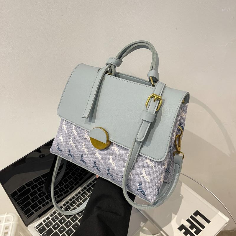 Evening Bags Small Bag Women's 2022 High-grade Texture Handbag Versatile Ins Messenger Tote For Women Travel, Blue
Evening Bags Small Bag Women's 2022 High-grade Texture Handbag Versatile Ins Messenger Tote For Women Travel, Blue