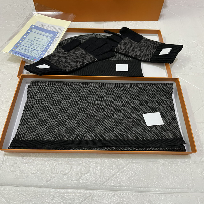 Classic Hat Scarf winter knitting 20SS New Quality Men And Women Sets Warm Hats Scarves Scarf Fashion Accessories
Classic Hat Scarf winter knitting 20SS New Quality Men And Women Sets Warm Hats Scarves Scarf Fashion Accessories