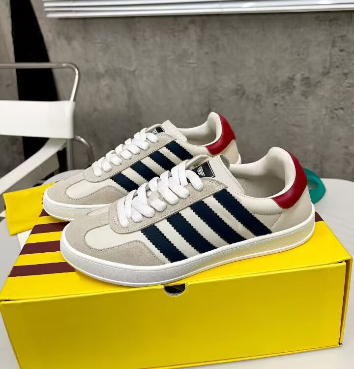 Sports Designer Bowling Shoes Fashion Fur Stitching Men's and Women's Shoes Luxury Walking Show Street Leisure Walkings Thick Soled Shoe Distribution Box 35-45
Sports Designer Bowling Shoes Fashion Fur Stitching Men's and Women's Shoes Luxury Walking Show Street Leisure Walkings Thick Soled Shoe Distribution Box 35-45