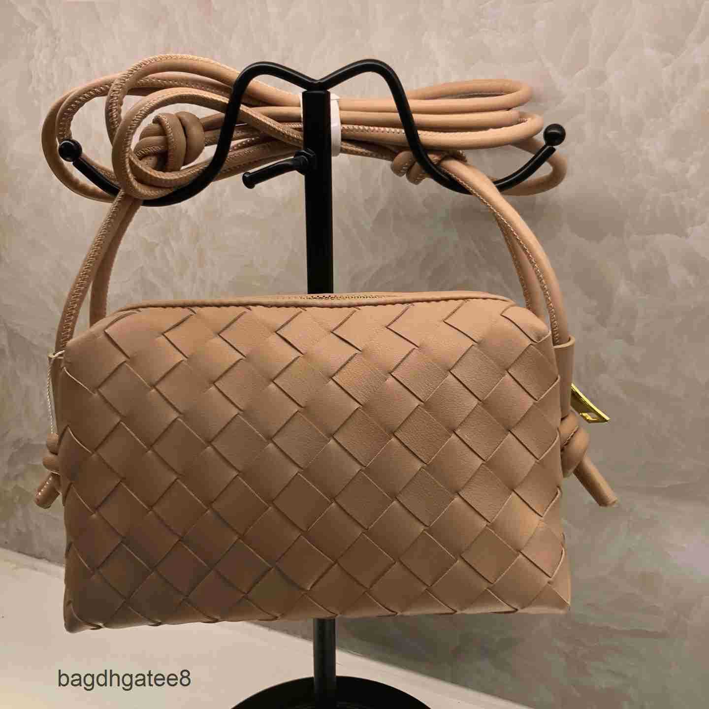 Square Bags Bag Designer Single Bottegas 2022 Venetas Shoulder Woven Messenger Leather Simple Fashionable Small Cfpn, Wine
Square Bags Bag Designer Single Bottegas 2022 Venetas Shoulder Woven Messenger Leather Simple Fashionable Small Cfpn, Wine
