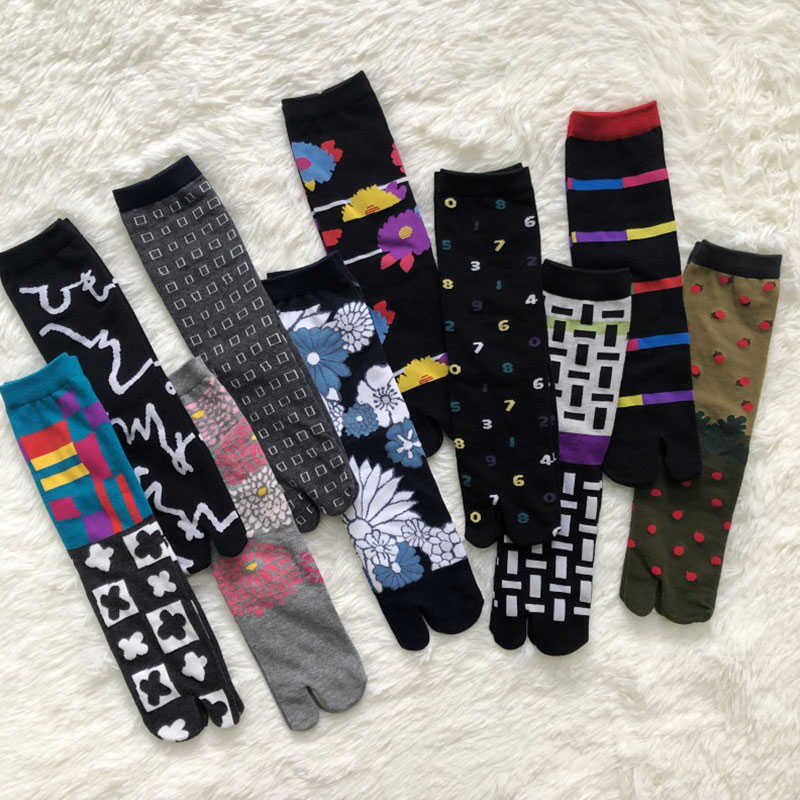 Socks Hosiery Men Women Creative Jacquard Two-Toed Middle Tube Split Toe Tabi Socks Happy Harajuku Socks Funny Gift T221102
Socks Hosiery Men Women Creative Jacquard Two-Toed Middle Tube Split Toe Tabi Socks Happy Harajuku Socks Funny Gift T221102