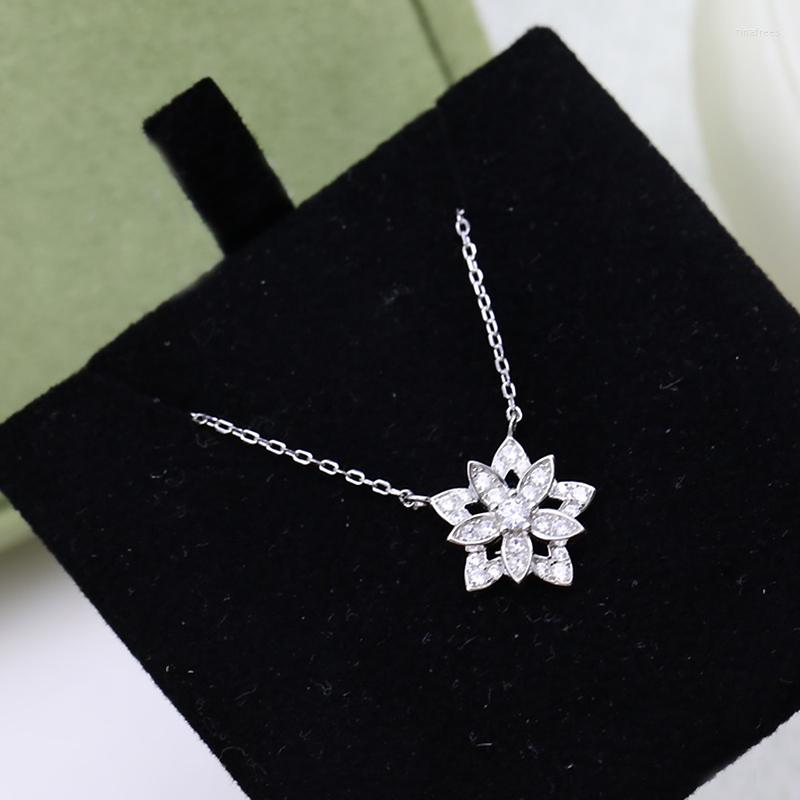 Chains Summer Pure 925 Sterling Silver High Quality Brand Star Necklace Lady Exquisite Flowers Luxury Sweet Jewelry Gift
Chains Summer Pure 925 Sterling Silver High Quality Brand Star Necklace Lady Exquisite Flowers Luxury Sweet Jewelry Gift