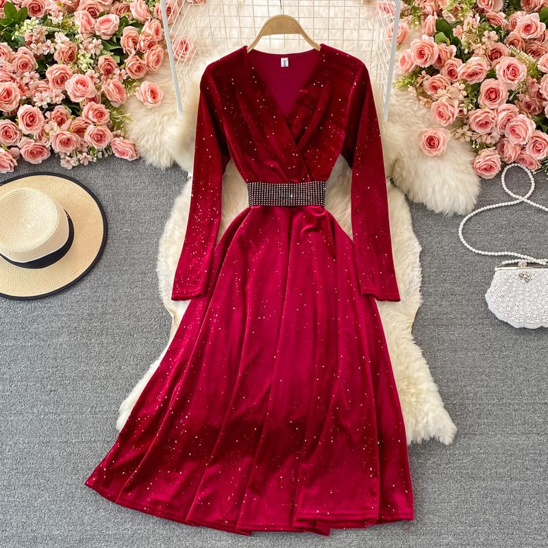 Casual Dresses Spring Autumn Temperament Slim Women Dress Diamond V-Neck Velvet Long Sleeve Fashion Elegant Solid A-Line Party, Black
Casual Dresses Spring Autumn Temperament Slim Women Dress Diamond V-Neck Velvet Long Sleeve Fashion Elegant Solid A-Line Party, Black