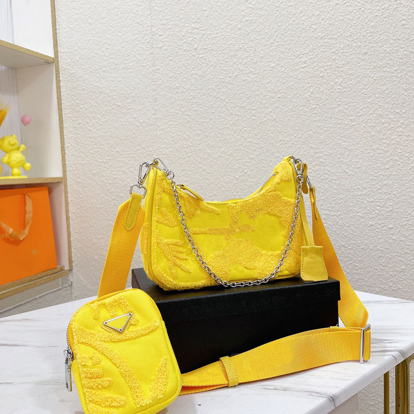 Designer crossbody bag nylon the chain package shoulder bags size zipper triangular mark Hobo bag with box, Yellow
Designer crossbody bag nylon the chain package shoulder bags size zipper triangular mark Hobo bag with box, Yellow