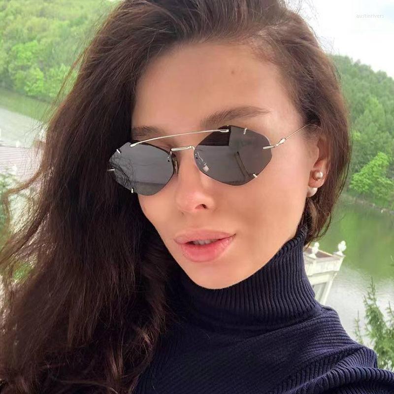 Sunglasses Rimless Diamond Square Women Men Retro Sun Glasses Brand Designer Eyewear UV400 Shades Oculos Female Gafas
Sunglasses Rimless Diamond Square Women Men Retro Sun Glasses Brand Designer Eyewear UV400 Shades Oculos Female Gafas