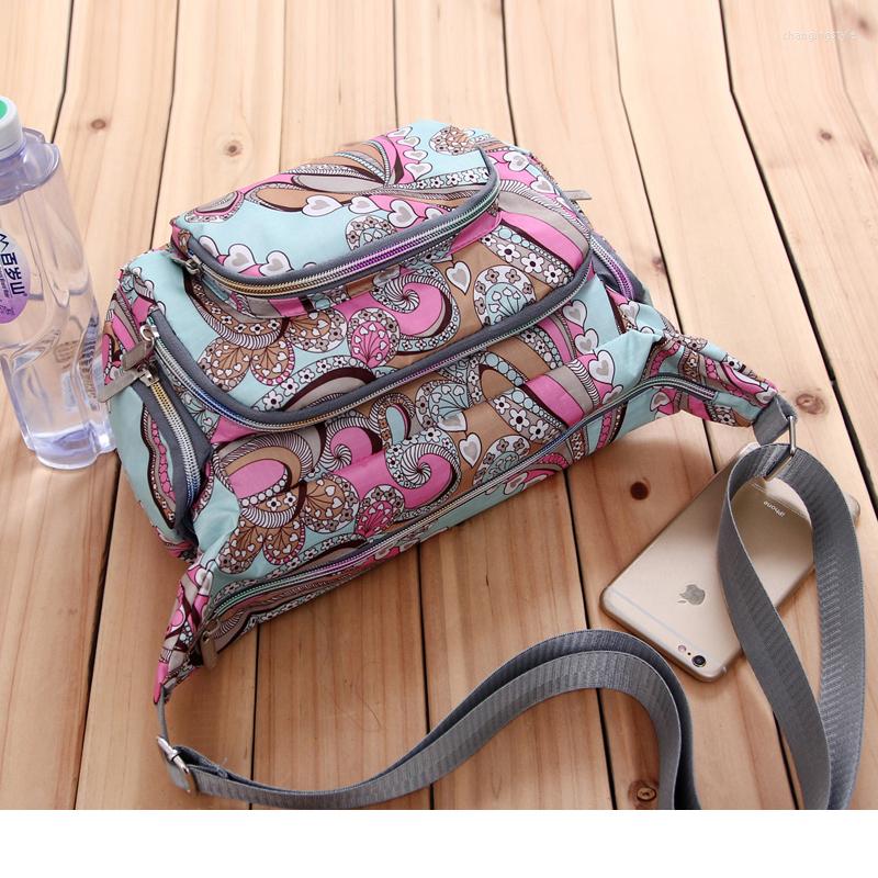 Evening Bags Women's Canvas Messenger Bag Middle-aged And Elderly Flower Fashion Mother Nylon Oxford Cloth Shoulder, 11
Evening Bags Women's Canvas Messenger Bag Middle-aged And Elderly Flower Fashion Mother Nylon Oxford Cloth Shoulder, 11