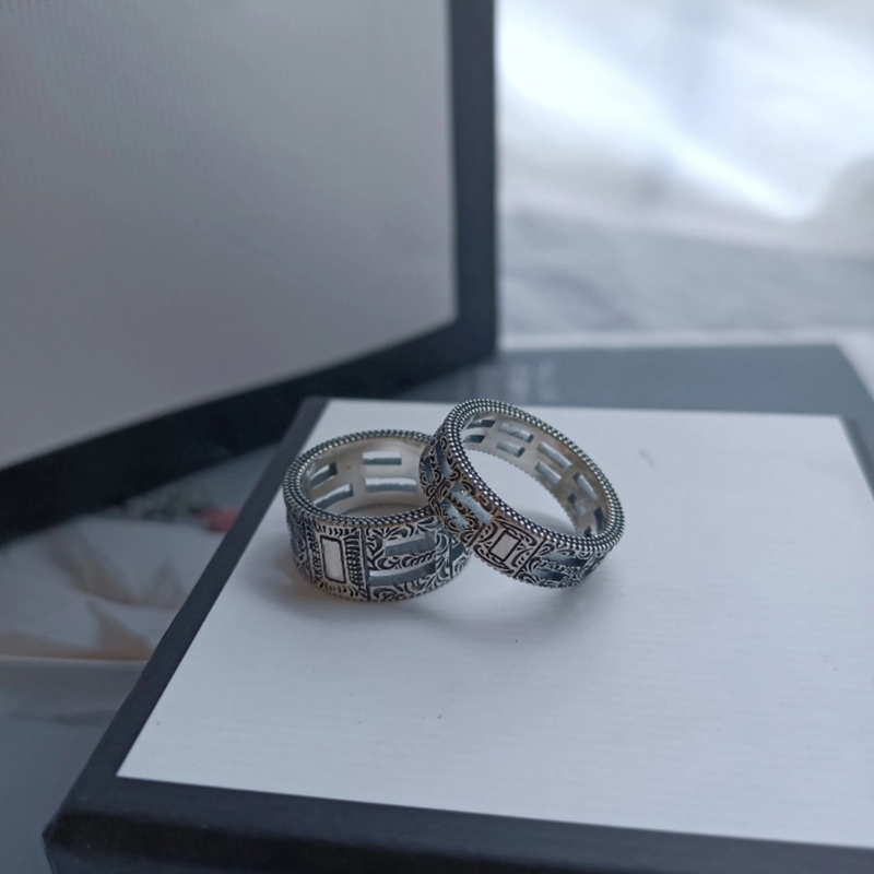 Designers ring luxurys couple jewely fashion men and women classic letter Diamond rings 2 styles Anniversary gift Versatile style
Designers ring luxurys couple jewely fashion men and women classic letter Diamond rings 2 styles Anniversary gift Versatile style