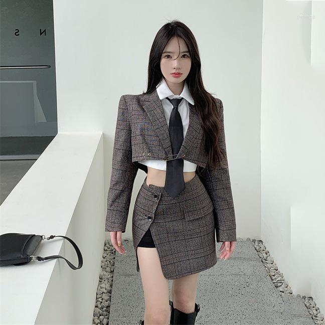 Two Piece Dress Vintage Buckle Check Plaid 2 Pieces Set 2022 Women Cropped Blazer Irregular Ladies Side Slit Mini Skirt Long Sleeve Suits, Skirts
Two Piece Dress Vintage Buckle Check Plaid 2 Pieces Set 2022 Women Cropped Blazer Irregular Ladies Side Slit Mini Skirt Long Sleeve Suits, Skirts