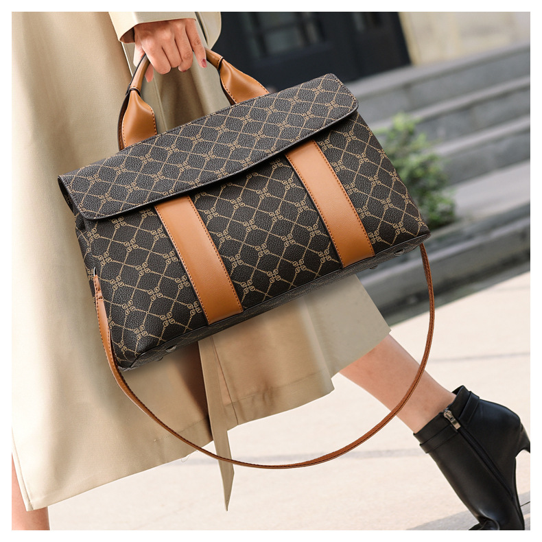 New Boston Women's Bag Temperament Print Women's Handbag Simple Casual Work One Shoulder Crossbody Bag Mom 2022 Designer ladies handbag messenger bag, Brown
New Boston Women's Bag Temperament Print Women's Handbag Simple Casual Work One Shoulder Crossbody Bag Mom 2022 Designer ladies handbag messenger bag, Brown