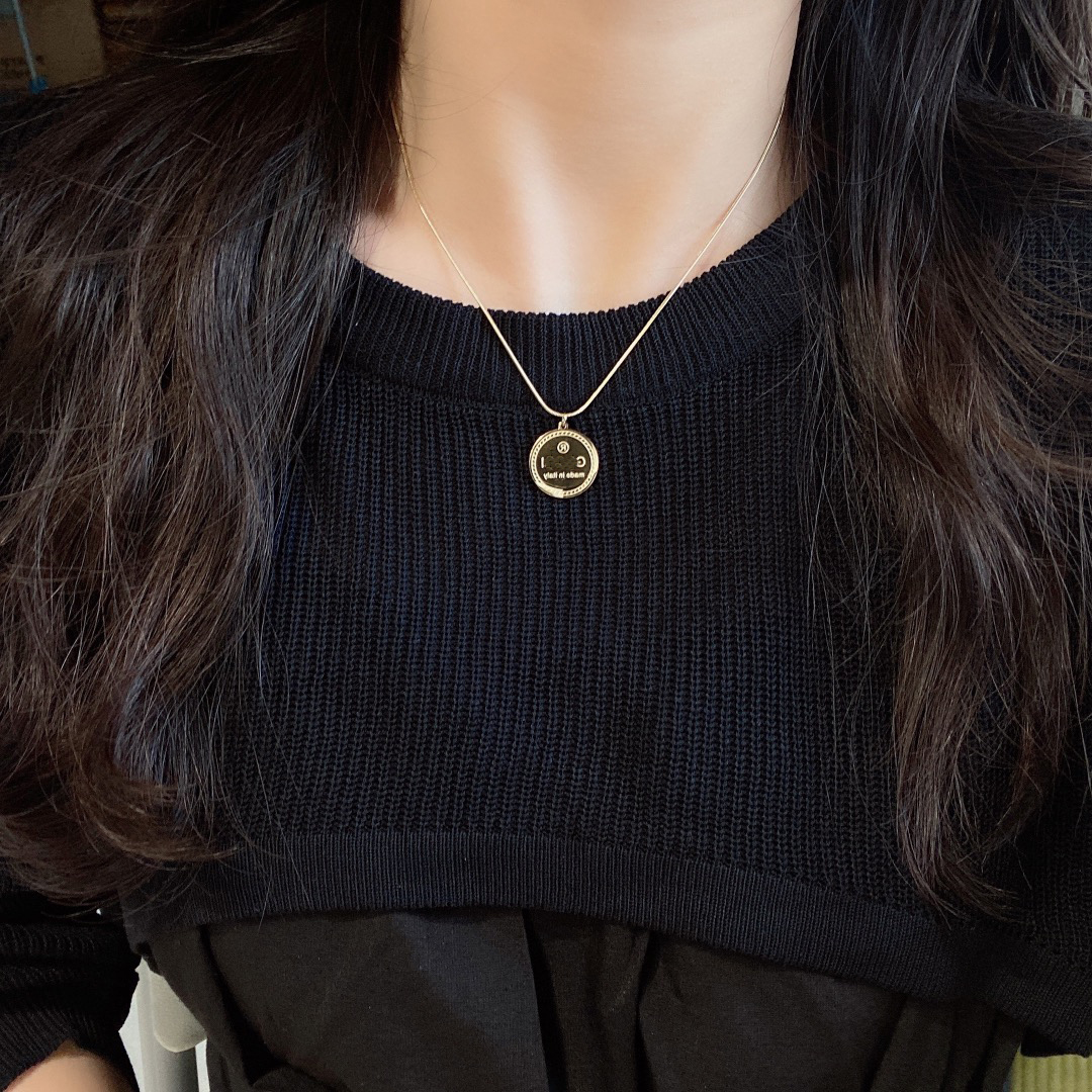 Popular Style Design Necklace Luxury Necklace Classic Senior Jewelry Designer Fashion International Brand Exquisite Gifts Campus Couple Gift Family Friend
Popular Style Design Necklace Luxury Necklace Classic Senior Jewelry Designer Fashion International Brand Exquisite Gifts Campus Couple Gift Family Friend
