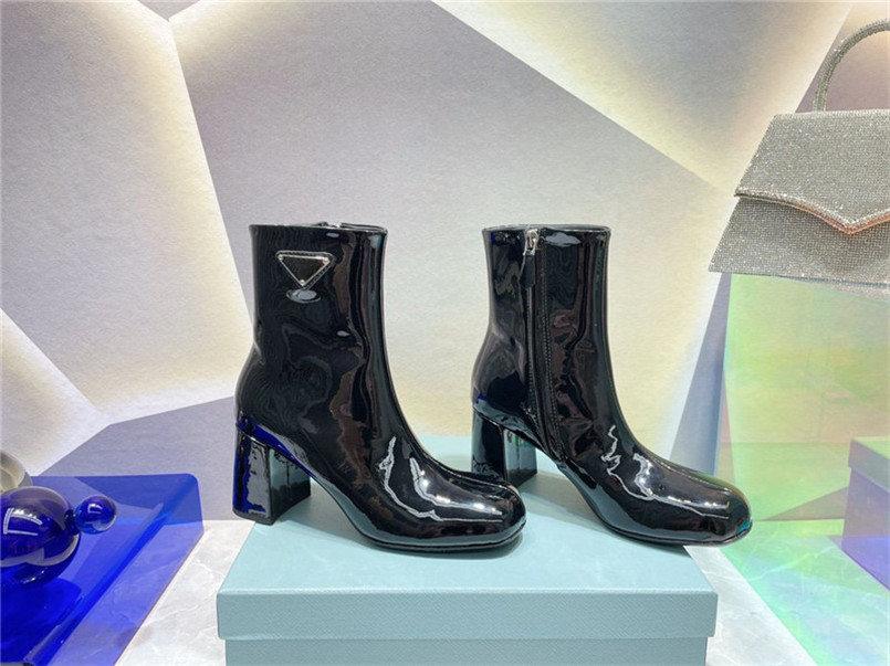 Designer Luxury Ankle Boots Chunky Heel Booties 39 Black Stretch Leather Boot With Original box, 10
Designer Luxury Ankle Boots Chunky Heel Booties 39 Black Stretch Leather Boot With Original box, 10