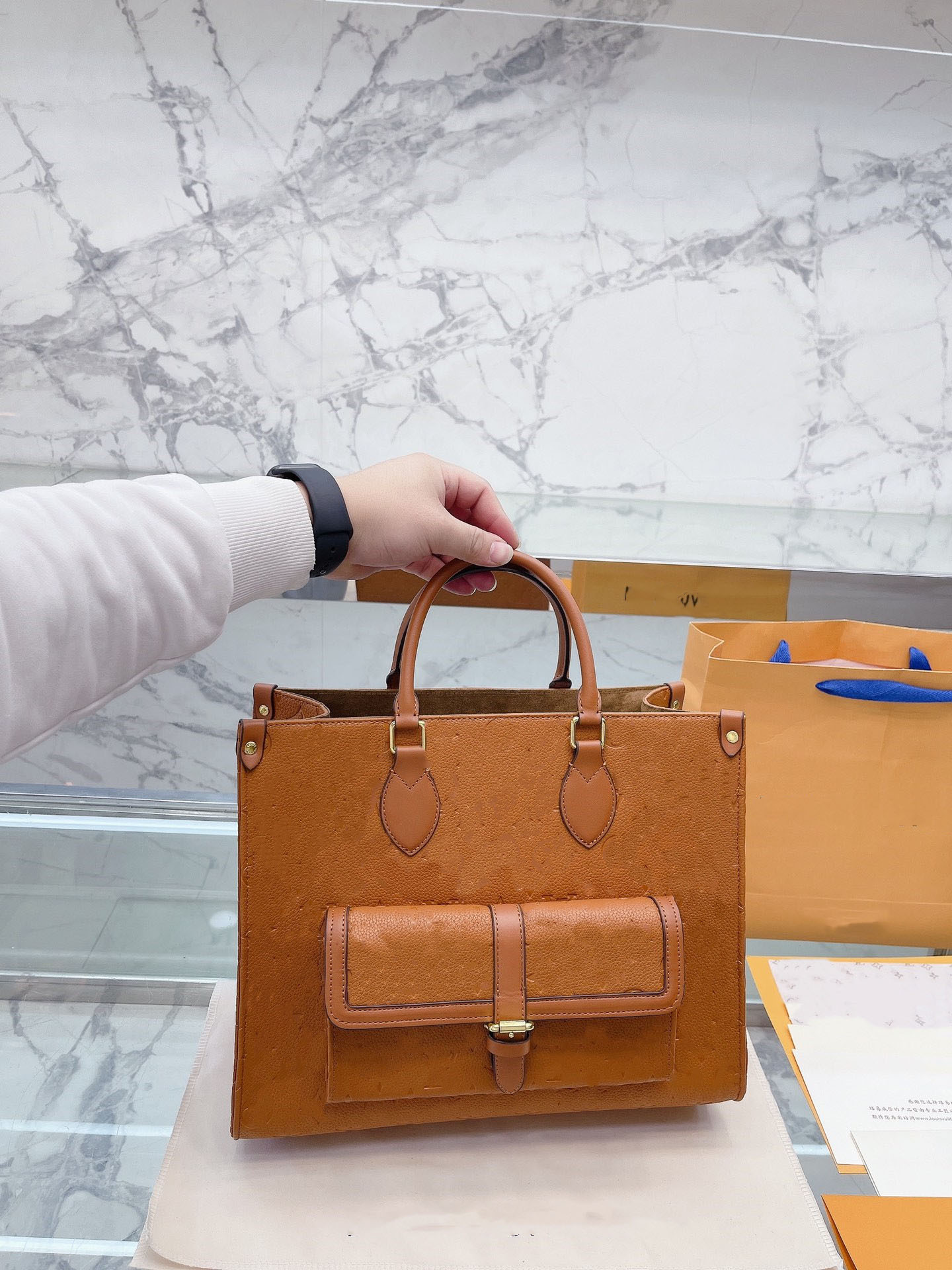 Designers Luxury Bags For Womens Louiseity 1 Viutonity Handbags LVS Crossbody Shoulder The Tote Bag multicolour Capacity Versatile 7A High Quality wallet WX4Z, You can look more picture
Designers Luxury Bags For Womens Louiseity 1 Viutonity Handbags LVS Crossbody Shoulder The Tote Bag multicolour Capacity Versatile 7A High Quality wallet WX4Z, You can look more picture