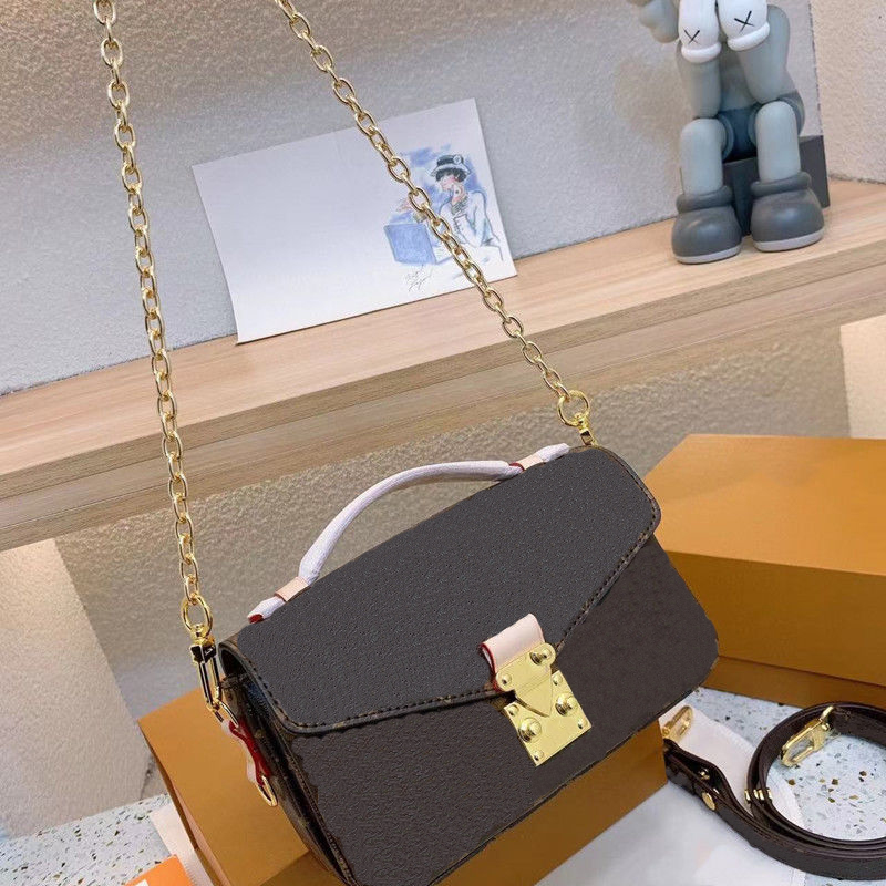 Crossbody Bags tote bag wallet handbag shoulder bag Fashion classic leather Alloy Casual Embossing flower pochette 2023 designer bages saddl/bag card holder purse, Brown
Crossbody Bags tote bag wallet handbag shoulder bag Fashion classic leather Alloy Casual Embossing flower pochette 2023 designer bages saddl/bag card holder purse, Brown