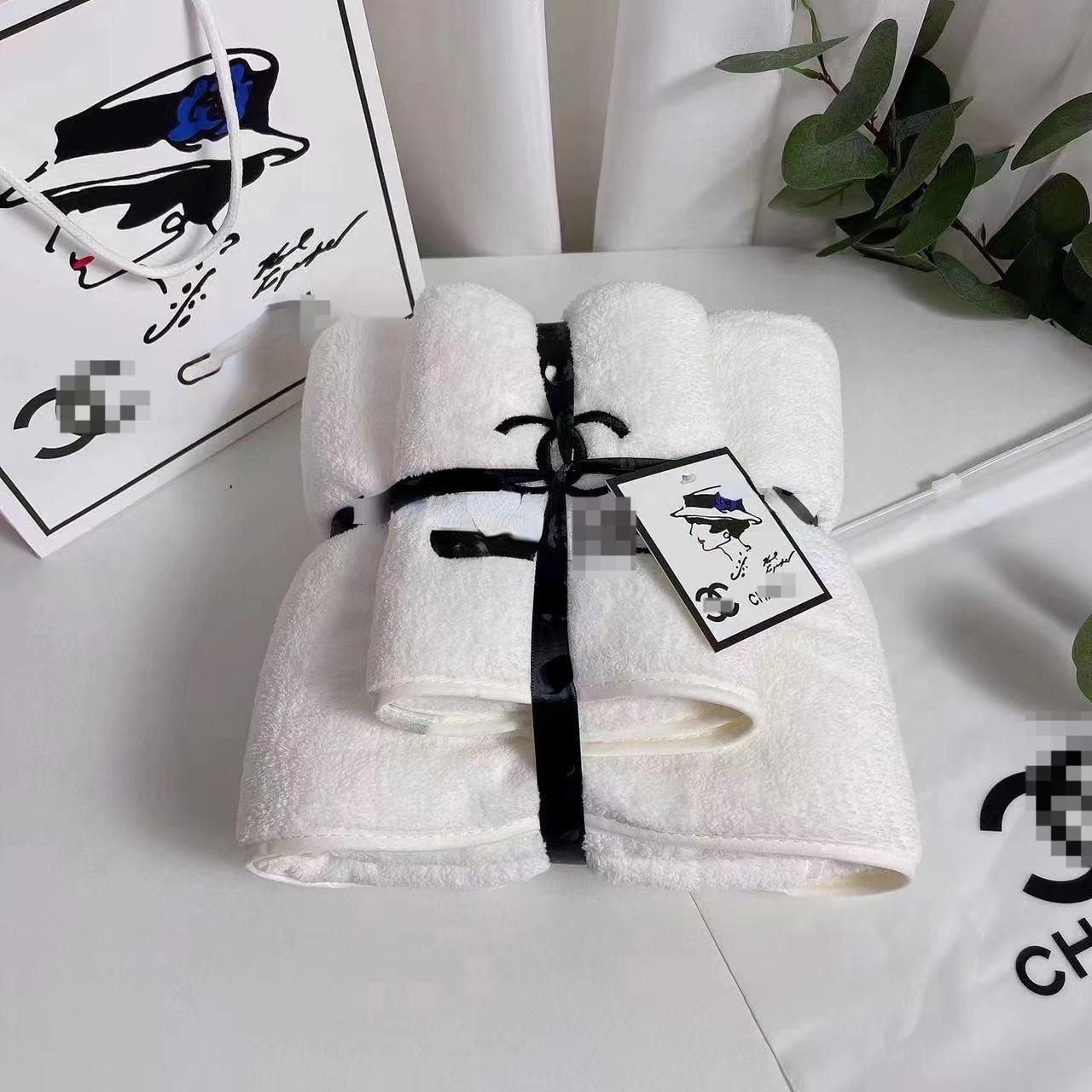 Fashion Coral Bath Towel Velvet Home Quick Drying Absorbent Gift Set S25610