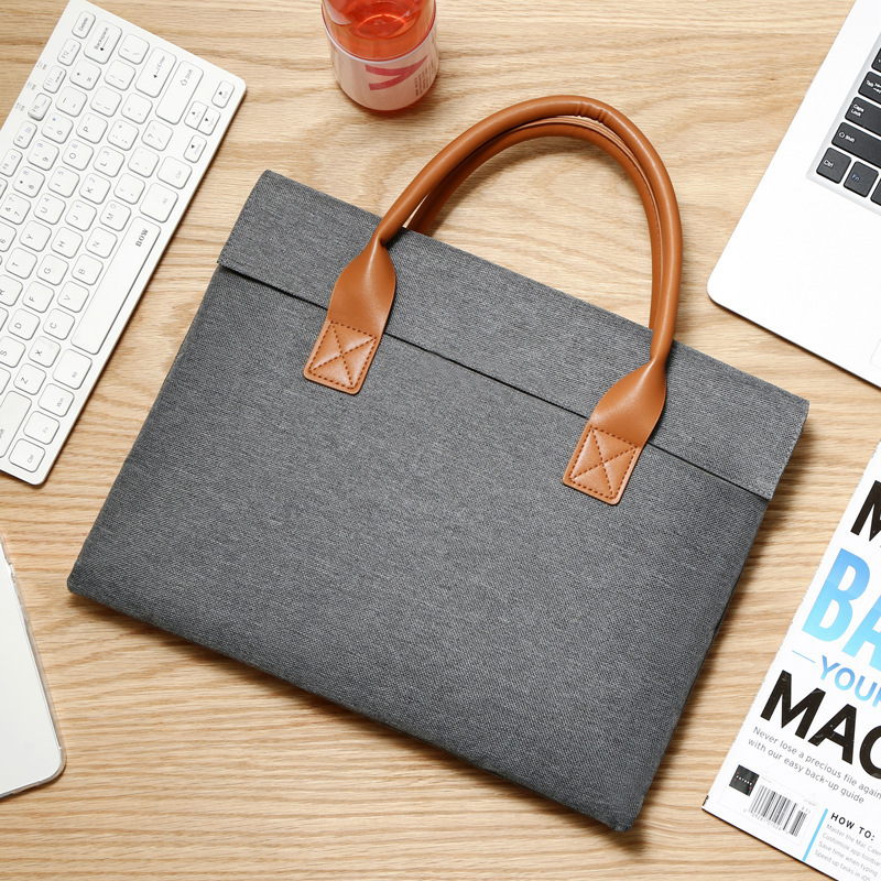 Briefcases Portable Laptop Bag Shockproof Simple Business Briefcase Thin Large Capacity Men's Handbag Waterproof Storage Bag maletines 221109, Small(34x26x4cm)
Briefcases Portable Laptop Bag Shockproof Simple Business Briefcase Thin Large Capacity Men's Handbag Waterproof Storage Bag maletines 221109, Small(34x26x4cm)