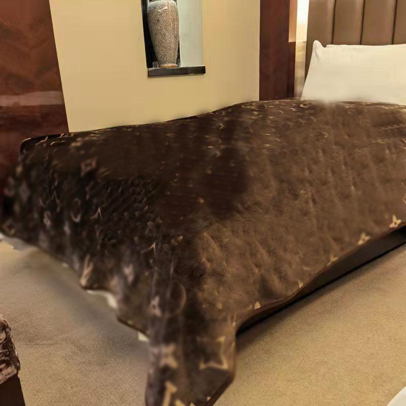 Fashion Blanket Warmth Coral Fleece Office Throw Home Sofa Bed Cover Blanket Portable Camping Picnic Shawl
Fashion Blanket Warmth Coral Fleece Office Throw Home Sofa Bed Cover Blanket Portable Camping Picnic Shawl