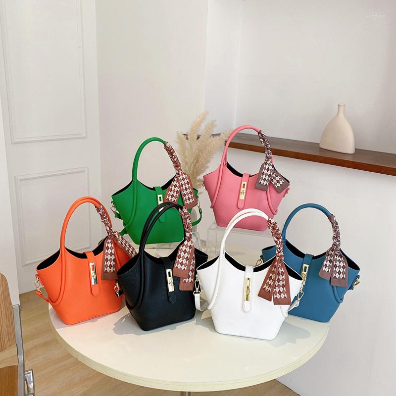 Evening Bags Women Small Flap Handbag Luxury Messenger Bag Female Shoulder Handbags 2022 Ladies Crossbody Bolsas
Evening Bags Women Small Flap Handbag Luxury Messenger Bag Female Shoulder Handbags 2022 Ladies Crossbody Bolsas