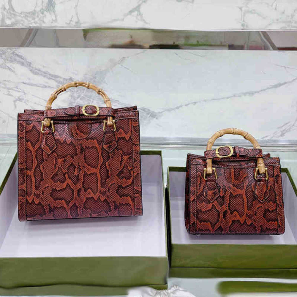 Designer Luxury GGs Bags For Womens Handbags Crossbody Purses ggitys Large Capacity Versatile Totes Multicolour Fashion Lnclined Shoulder Black Wallet XPKX, Wine red
Designer Luxury GGs Bags For Womens Handbags Crossbody Purses ggitys Large Capacity Versatile Totes Multicolour Fashion Lnclined Shoulder Black Wallet XPKX, Wine red