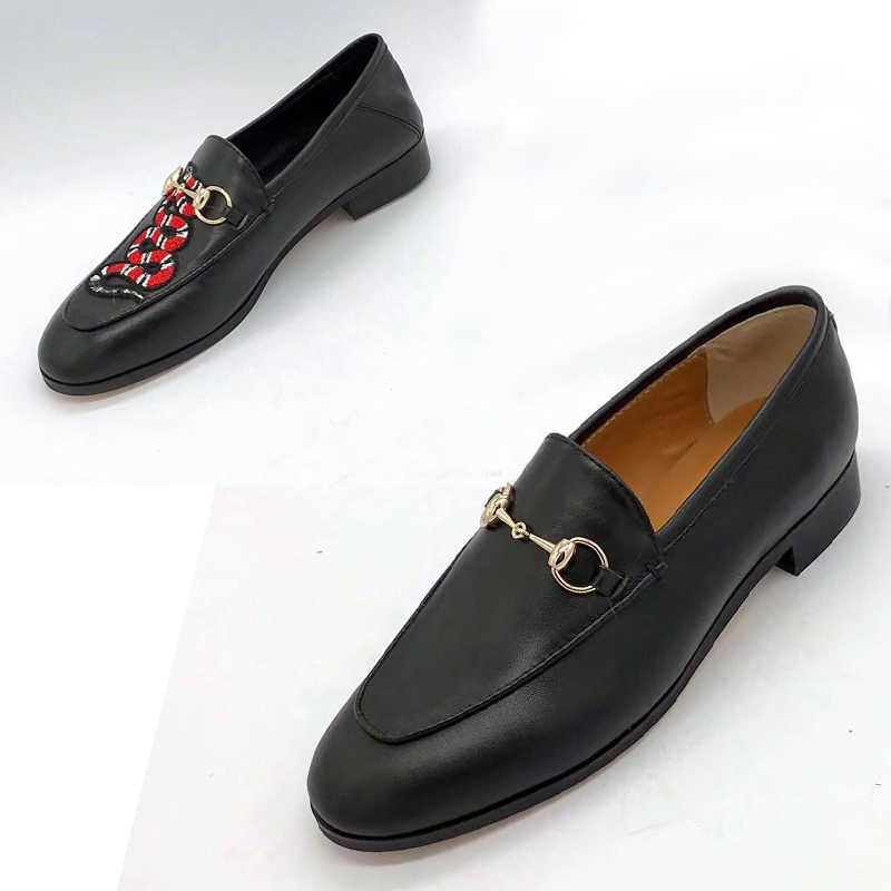 Dress Shoes Casual Shoe Men Trample Lazy Loafers Classic Women Flat Designer 100% Authentic Cowhide Metal Buckle Lady Leather Letter Mules, Extra insoles
Dress Shoes Casual Shoe Men Trample Lazy Loafers Classic Women Flat Designer 100% Authentic Cowhide Metal Buckle Lady Leather Letter Mules, Extra insoles