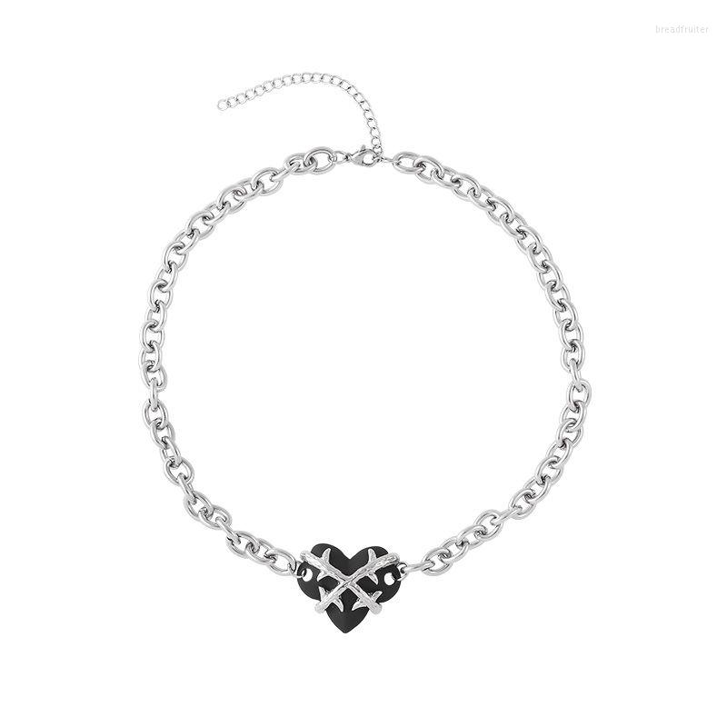 Pendant Necklaces Hip-hop Wind Thorns Love Titanium Steel Woman Necklace Metal Cold Clavicle Chain Sweet Cool Temperament Jewelry
Pendant Necklaces Hip-hop Wind Thorns Love Titanium Steel Woman Necklace Metal Cold Clavicle Chain Sweet Cool Temperament Jewelry