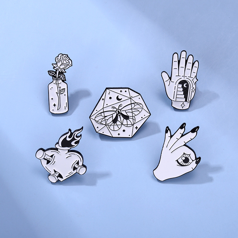 Black White Rose Alloy Brooches Creative Simple OK Gesture Butterfly Lacquered Badge Buckle Fashion Lapel Pins
Black White Rose Alloy Brooches Creative Simple OK Gesture Butterfly Lacquered Badge Buckle Fashion Lapel Pins