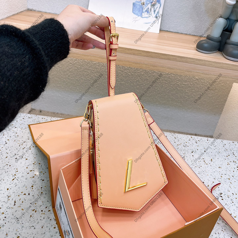 22Fw Women Shoulder bag Luxurys Designers Tote Genuine Leather Shopping Bags Shouder Handbag Crossbody Bags Mobile Phone Wallets 23cm, Black
22Fw Women Shoulder bag Luxurys Designers Tote Genuine Leather Shopping Bags Shouder Handbag Crossbody Bags Mobile Phone Wallets 23cm, Black