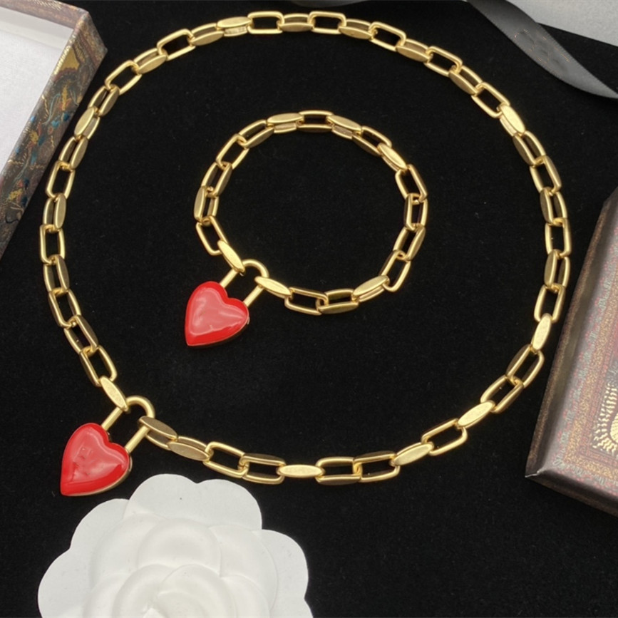 Red Heart Bracelet Fashion Product Woman Bracelet Brass Material Gold Plated Bangle Jewelry Supply