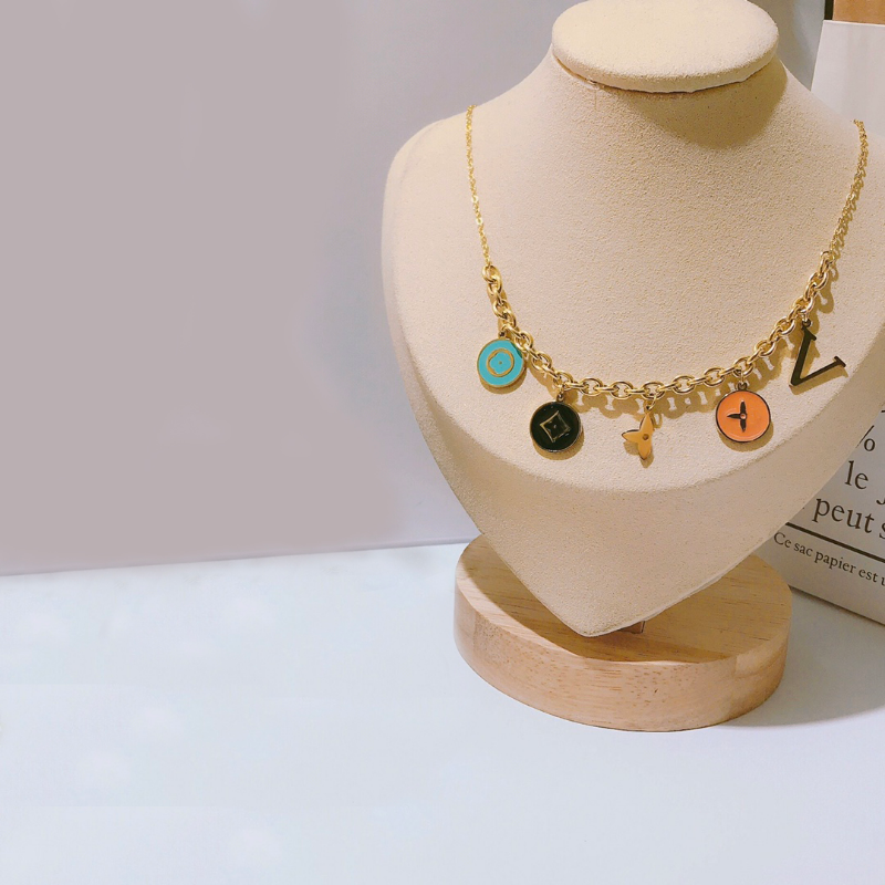 Womens Designer Colored Pendant Necklace Choker Chain 18K Gold Plated Stainless Steel Enamel Necklaces Letter Statement Wedding Jewelry Accessories X142
Womens Designer Colored Pendant Necklace Choker Chain 18K Gold Plated Stainless Steel Enamel Necklaces Letter Statement Wedding Jewelry Accessories X142