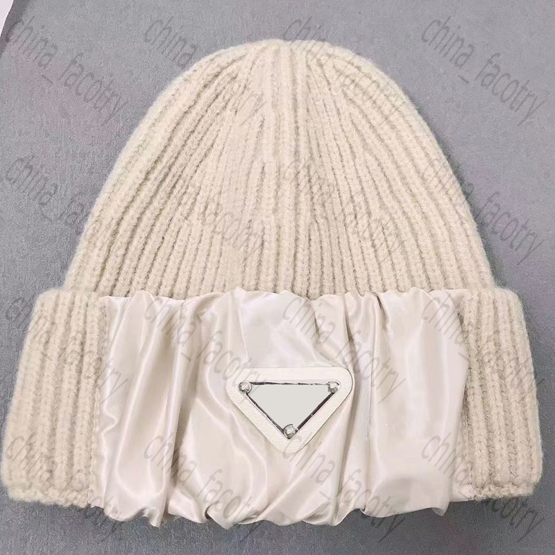 Designer winter beanie luxury letter knitted hat outdoor cold proof warm keeping plush soft fashion men and women hats, Beige
Designer winter beanie luxury letter knitted hat outdoor cold proof warm keeping plush soft fashion men and women hats, Beige