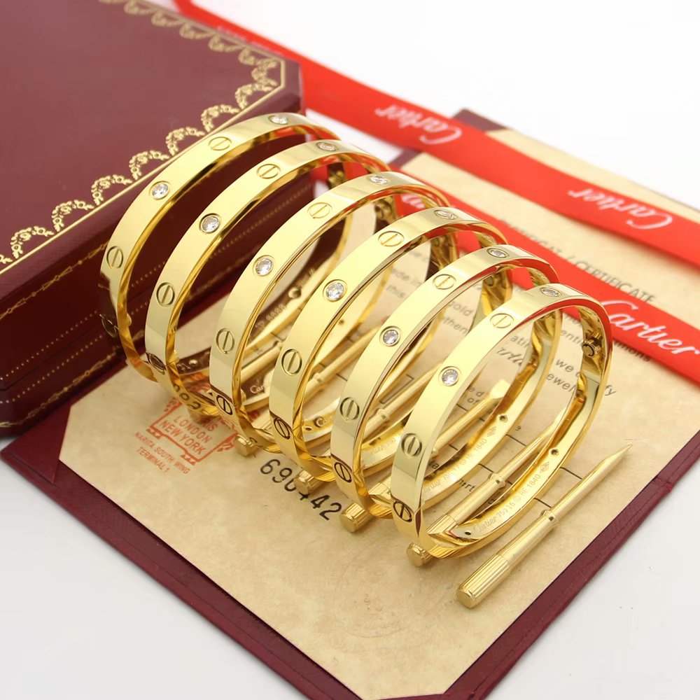10-year-old factory outlet hard stainless steel fashion 18K Gold Screwdriver love bracelet suitable for couples gifts come with dust bag
10-year-old factory outlet hard stainless steel fashion 18K Gold Screwdriver love bracelet suitable for couples gifts come with dust bag