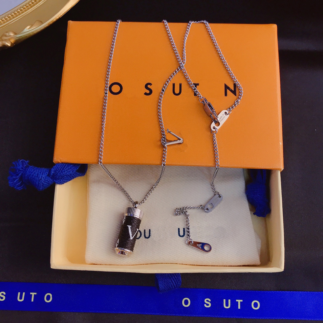Selected Luxury Necklace Designed For Women Pendant Necklaces Classic Designers Jewelry Accessories Hot Young Style Precious Gifts Family Friends Lovers
Selected Luxury Necklace Designed For Women Pendant Necklaces Classic Designers Jewelry Accessories Hot Young Style Precious Gifts Family Friends Lovers